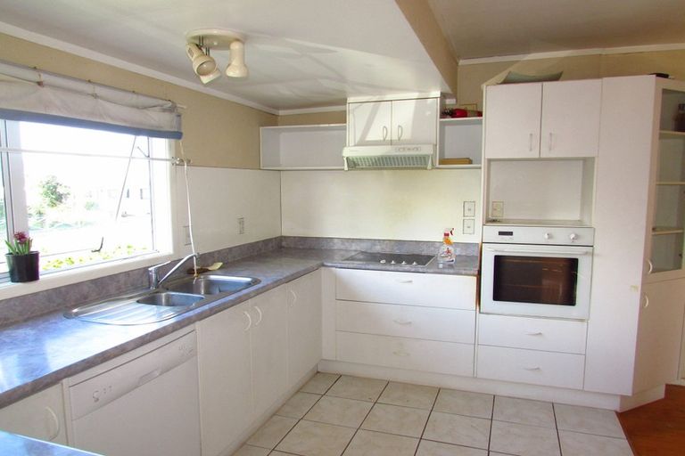 Photo of property in 6 Riverhills Avenue, Pakuranga Heights, Auckland, 2010