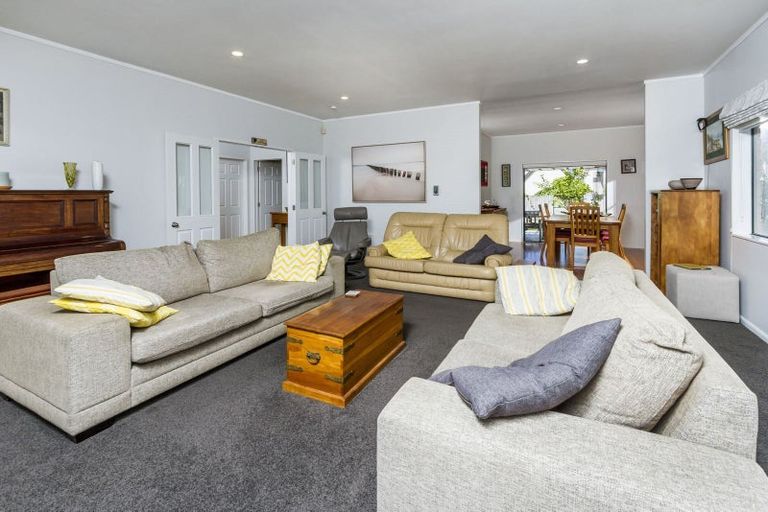 Photo of property in 23 Hugh Green Drive, Pinehill, Auckland, 0632