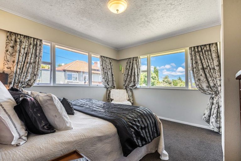Photo of property in 279 Glengarry Road, Glen Eden, Auckland, 0602