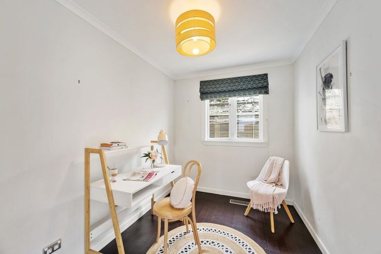 Photo of property in 160 Russell Terrace, Berhampore, Wellington, 6023