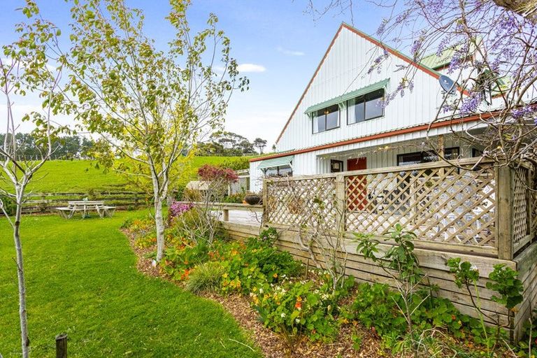 Photo of property in 5 Wendy Road, Waitakere, Auckland, 0816