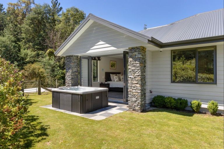 Photo of property in 1900 State Highway 5, Te Pohue, Napier, 4182