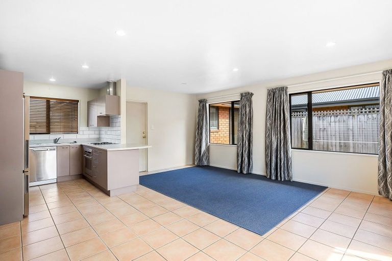Photo of property in 63 Parade Court, Addington, Christchurch, 8024