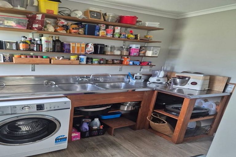 Photo of property in 137 Griffin Road, Maungaturoto, 0583