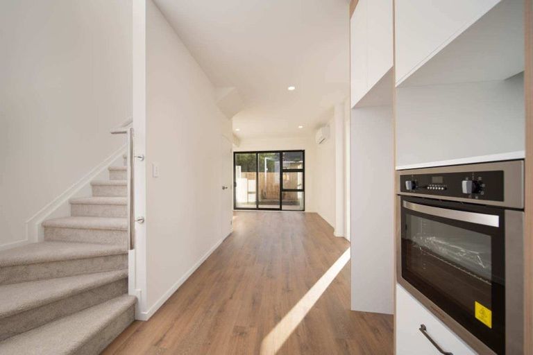 Photo of property in 8/4 Bittern Place, Henderson, Auckland, 0610