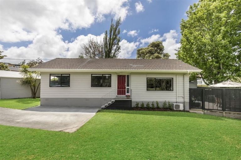 Photo of property in 22 Spargo Road, Massey, Auckland, 0614