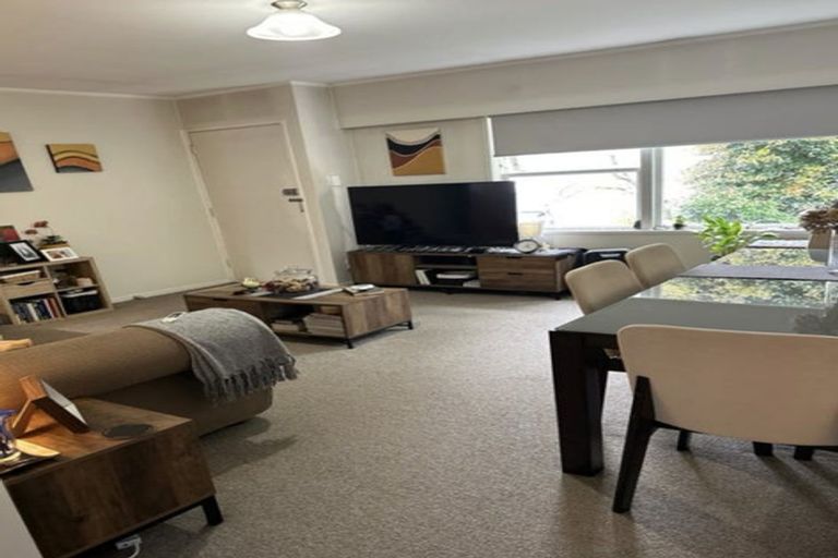 Photo of property in 2/10 Marsden Avenue, Mount Eden, Auckland, 1024