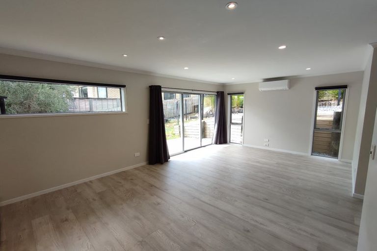 Photo of property in 10 Ridgeview Close, Red Beach, 0932