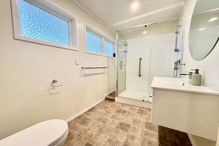 Photo of property in 18 Karachi Crescent, Khandallah, Wellington, 6035