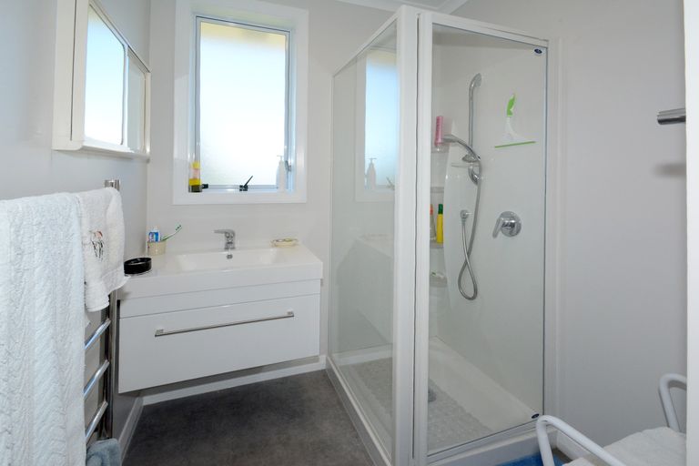 Photo of property in 141 Macandrew Road, South Dunedin, Dunedin, 9012