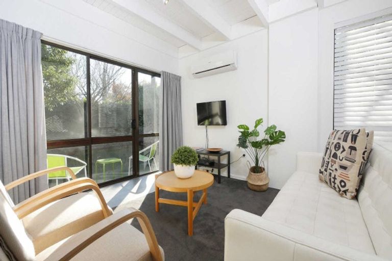 Photo of property in 72 Aikmans Road, Merivale, Christchurch, 8014