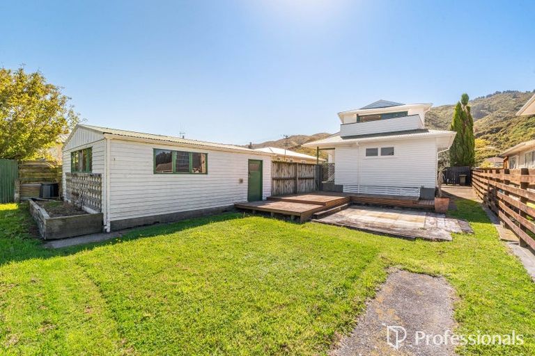 Photo of property in 15 Wise Street, Wainuiomata, Lower Hutt, 5014