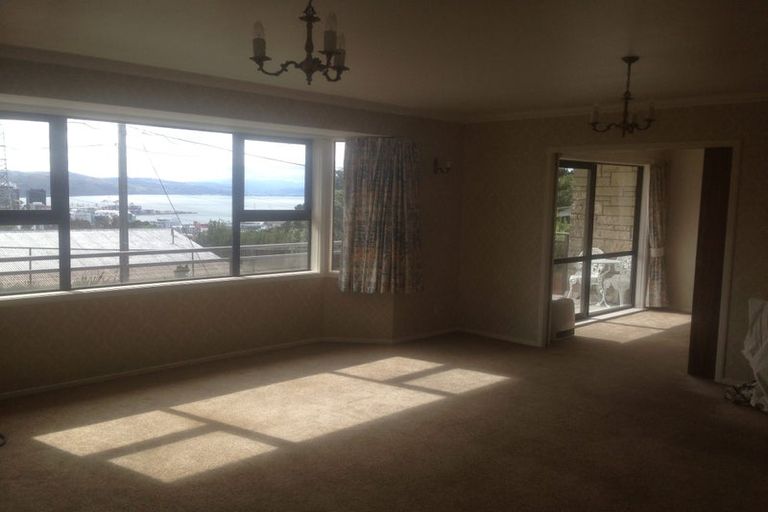 Photo of property in 3 Tanera Crescent, Brooklyn, Wellington, 6021