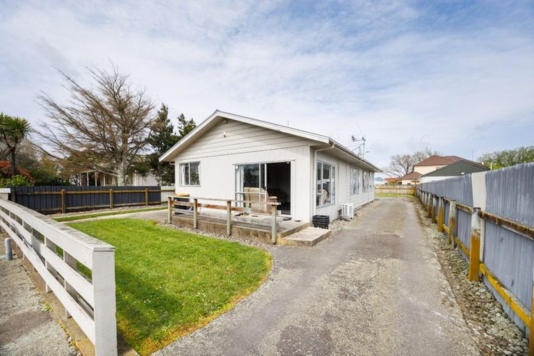 Photo of property in 8 Marne Street, Hokowhitu, Palmerston North, 4410