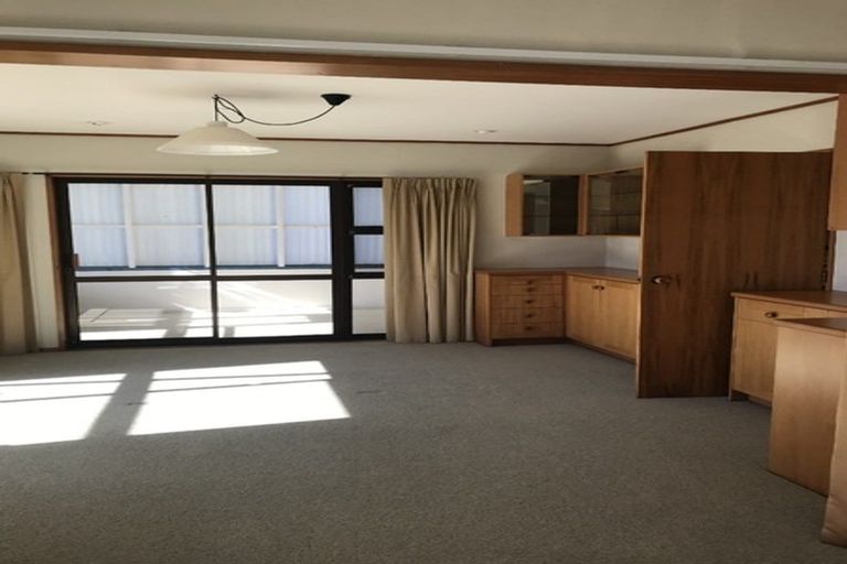 Photo of property in 16 Huia Street, Waikanae, 5036