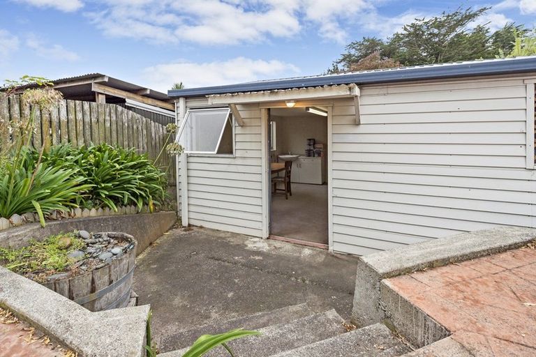 Photo of property in 1 Beach Crescent, Waikuku Beach, 7473