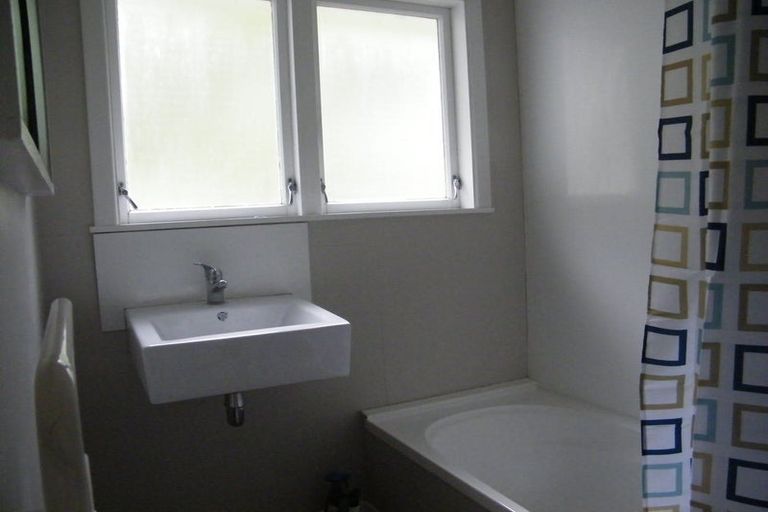 Photo of property in 4 Epsom Way, Karori, Wellington, 6012