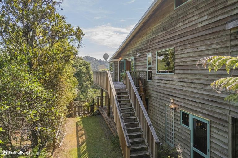 Photo of property in 35 Whiritoa Beach Road, Whiritoa, Whangamata, 3691