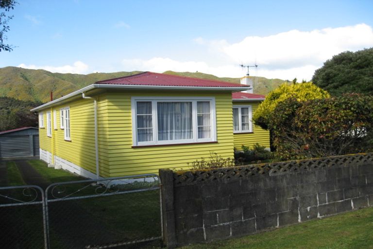 Photo of property in 196 Wellington Road, Wainuiomata, Lower Hutt, 5014