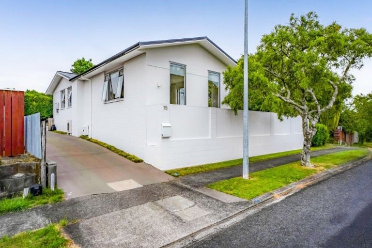 Photo of property in 15 Kowhai Street, Strandon, New Plymouth, 4312