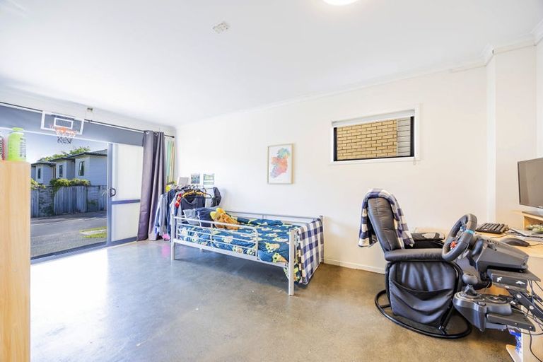 Photo of property in 7 Barnea Circle, Glen Eden, Auckland, 0602