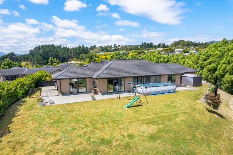 Photo of property in 6 Jade Crescent, Timberlea, Upper Hutt, 5018