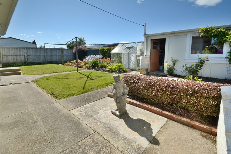 Photo of property in 141 Macandrew Road, South Dunedin, Dunedin, 9012