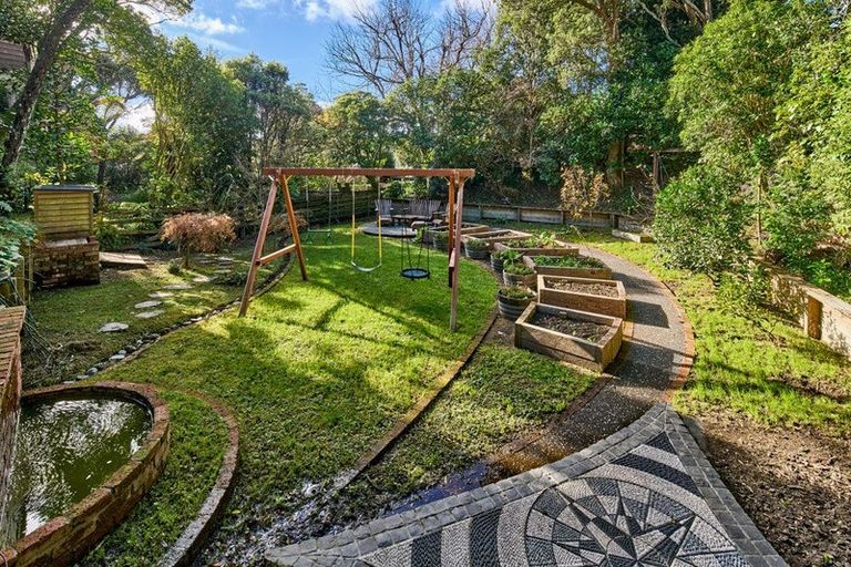 Photo of property in 42 Nottingham Street, Karori, Wellington, 6012