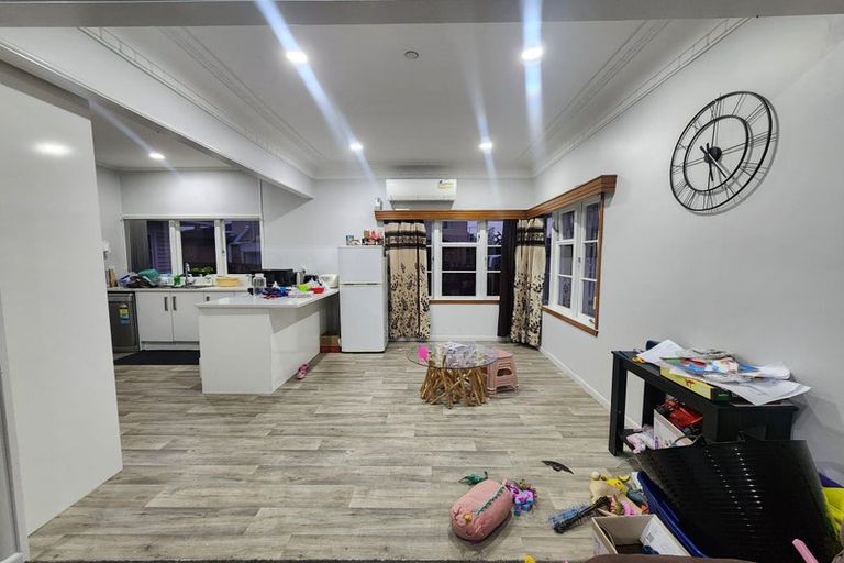 Photo of property in 13 Great South Road, Papatoetoe, Auckland, 2025