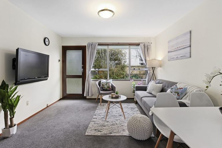 Photo of property in 2/45 Gresford Street, Edgeware, Christchurch, 8013