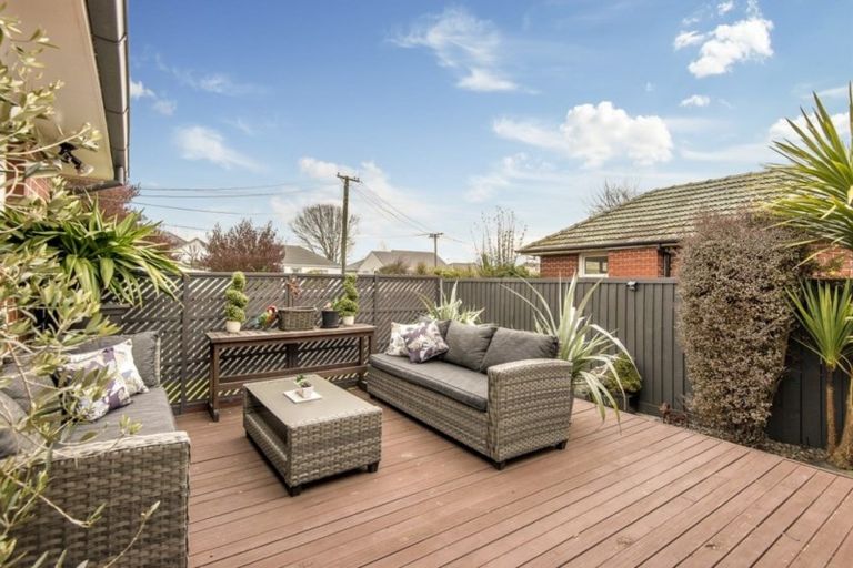 Photo of property in 1/11 Harris Crescent, Papanui, Christchurch, 8053