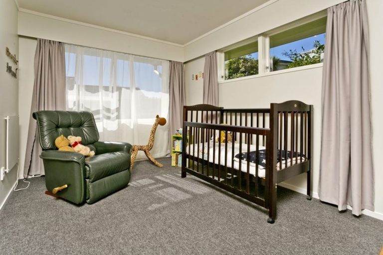 Photo of property in 13 Brigantine Drive, Beach Haven, Auckland, 0626
