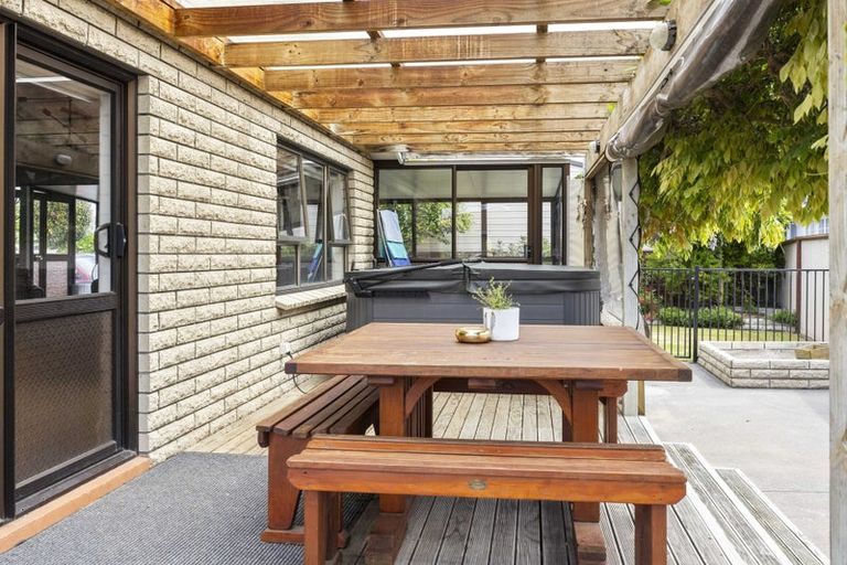 Photo of property in 10 Kamahi Avenue, Hawera, 4610