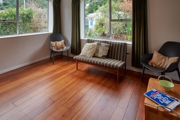 Photo of property in 116 Muritai Road, Eastbourne, Lower Hutt, 5013