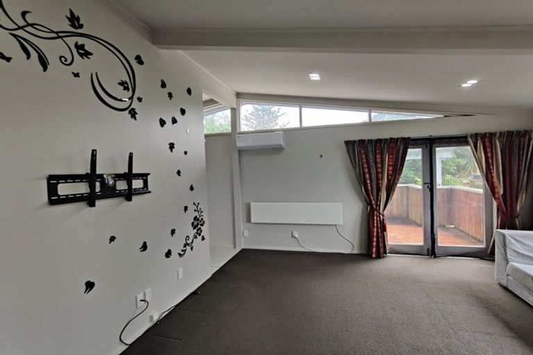 Photo of property in 5 Portadown Avenue, Pakuranga Heights, Auckland, 2010