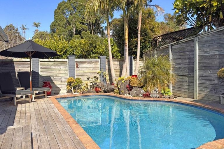 Photo of property in 15 Harper Street, Chatswood, Auckland, 0626