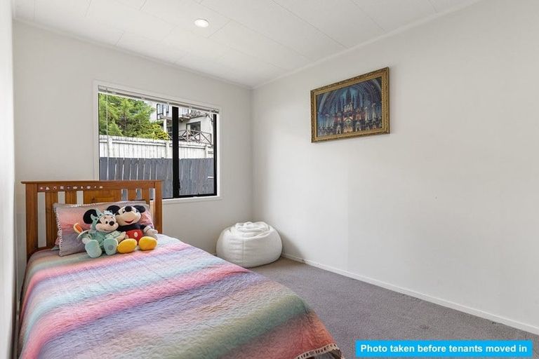 Photo of property in 1/19 Exeter Place, Unsworth Heights, Auckland, 0632