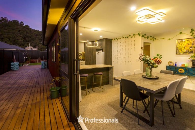 Photo of property in 11 Buddle Road, Wallaceville, Upper Hutt, 5018