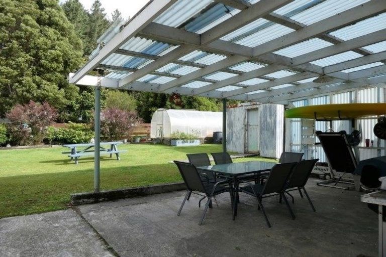 Photo of property in 16 Mawhera Street, Dobson, Greymouth, 7805