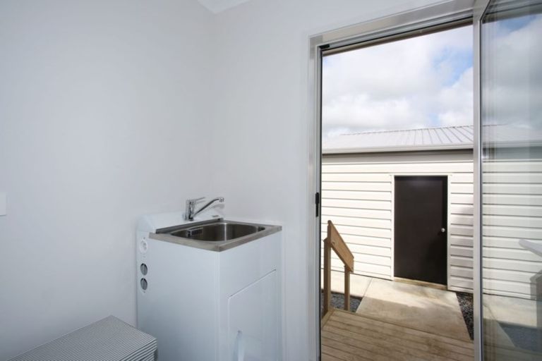 Photo of property in 14a Racecourse Road, Waiuku, 2123