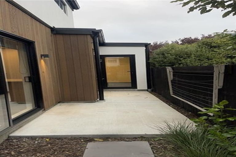 Photo of property in 1/63 Waltham Road, Sydenham, Christchurch, 8023