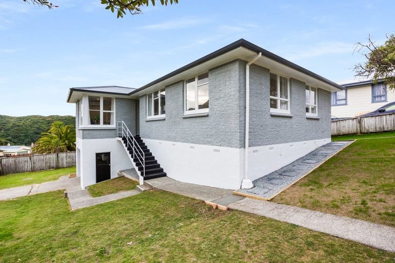 Photo of property in 1 Mahinawa Street, Takapuwahia, Porirua, 5022