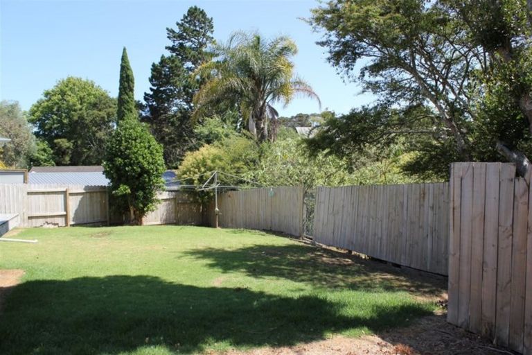 Photo of property in 24 Hinau Street, New Lynn, Auckland, 0600