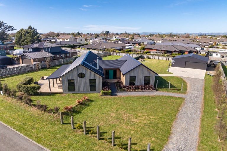 Photo of property in 1 Remutaka Lane, Carterton, 5713