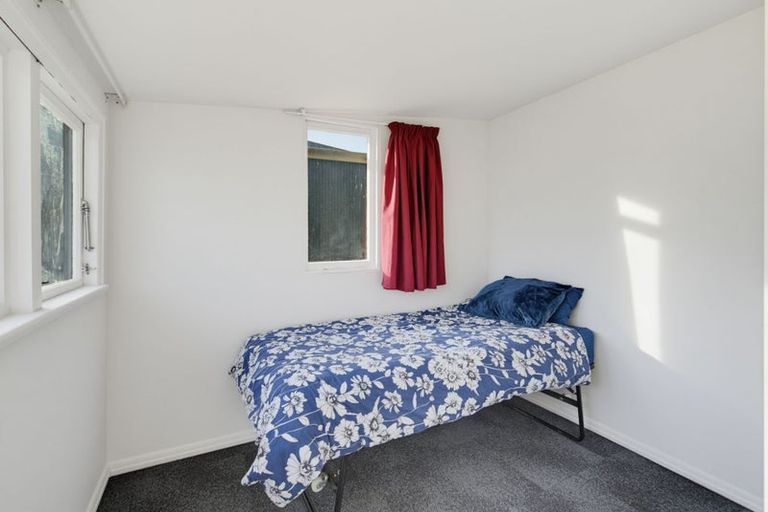 Photo of property in 30 Mccaughan Street, Browns, Winton, 9781