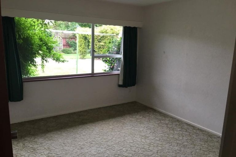 Photo of property in 144 Warren Crescent, Hillmorton, Christchurch, 8025