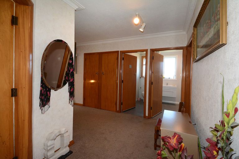 Photo of property in 141 Macandrew Road, South Dunedin, Dunedin, 9012