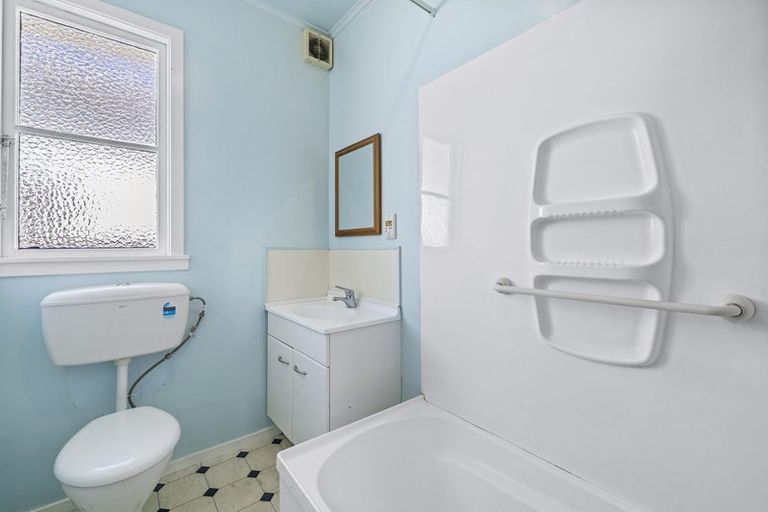 Photo of property in 44 Bridge Street, Rongotai, Wellington, 6022