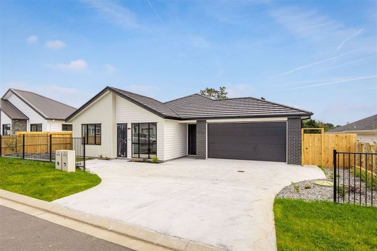 Photo of property in 8 Cutfield Lane, Kumeu, 0810