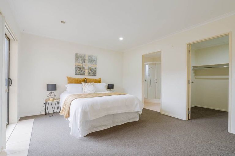 Photo of property in 37 Westglen Place, Ranui, Auckland, 0612